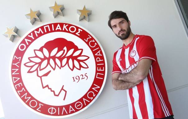 Iranian footballer Karim Ansarifard joins Olympiacos