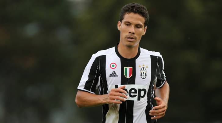 Hernanes completes move to Hebei China Fortune