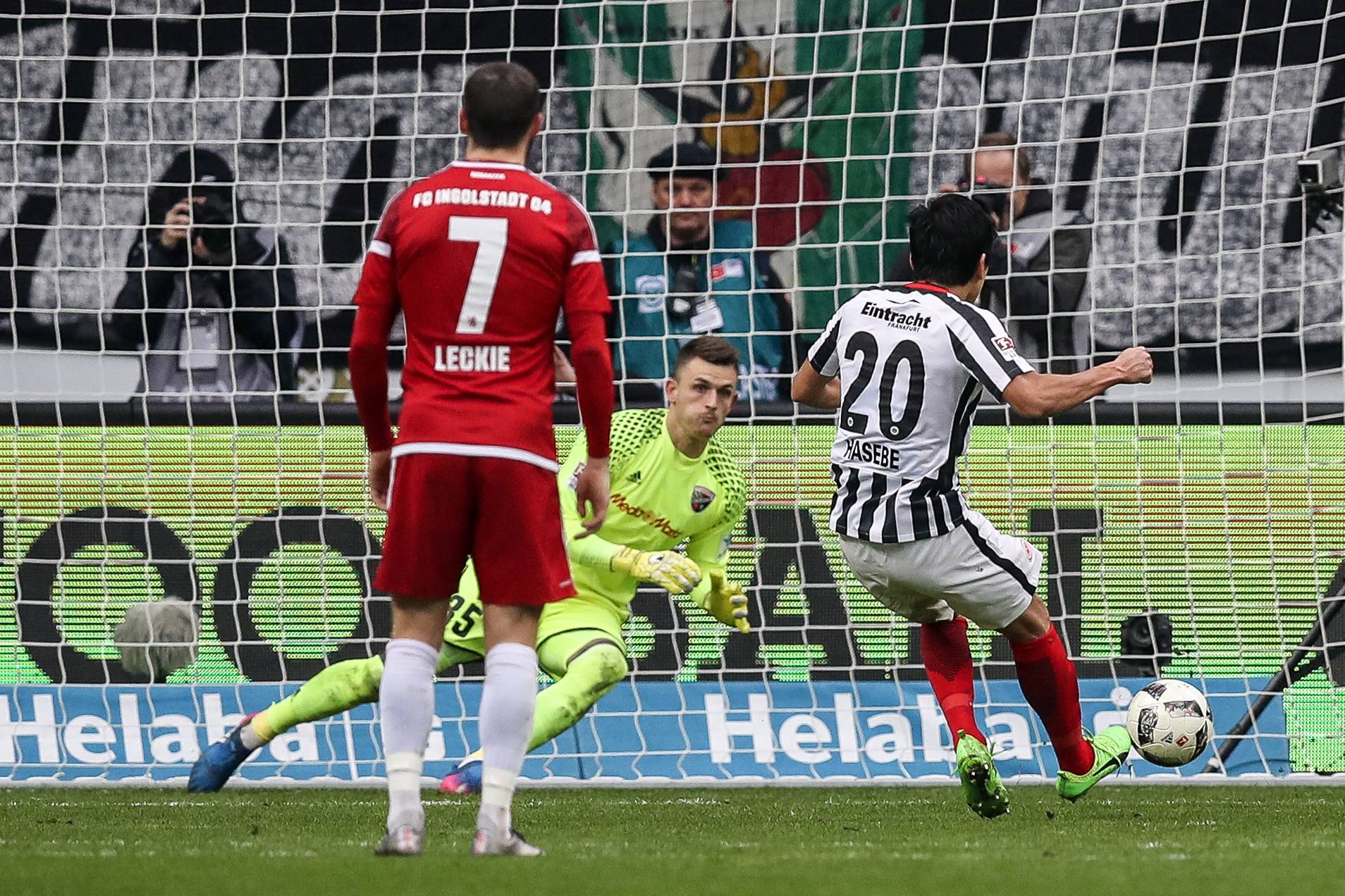 WATCH: Makoto Hasebe misses an open goal in Bundesliga