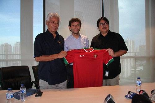 New Indonesian coach Luis Milla announces management team