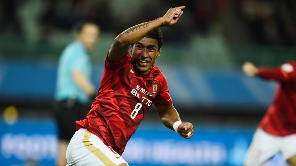 Guangzhou Evergrande boss Scolari denies Paulinho exit rumors