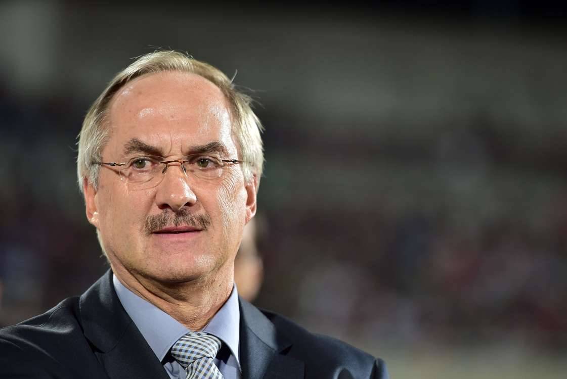 Uli Stielike to stay on as South Korea head coach