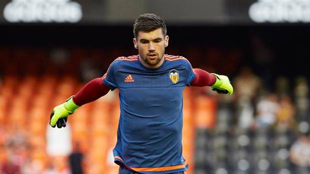 Brighton & Hove Albion break transfer record for Mat Ryan