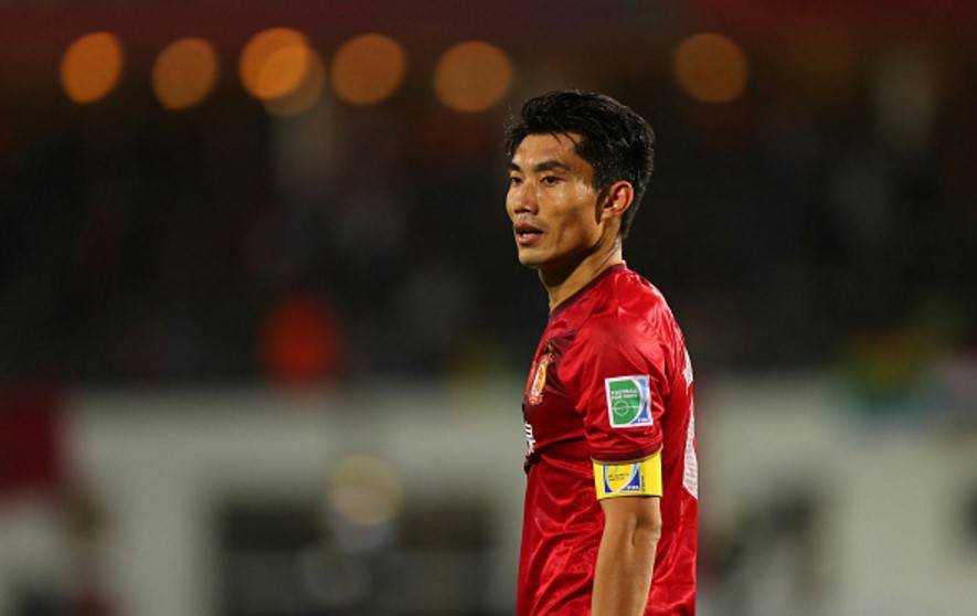 Guangzhou captain Zheng Zhi handed four-game ban over handshake controversy