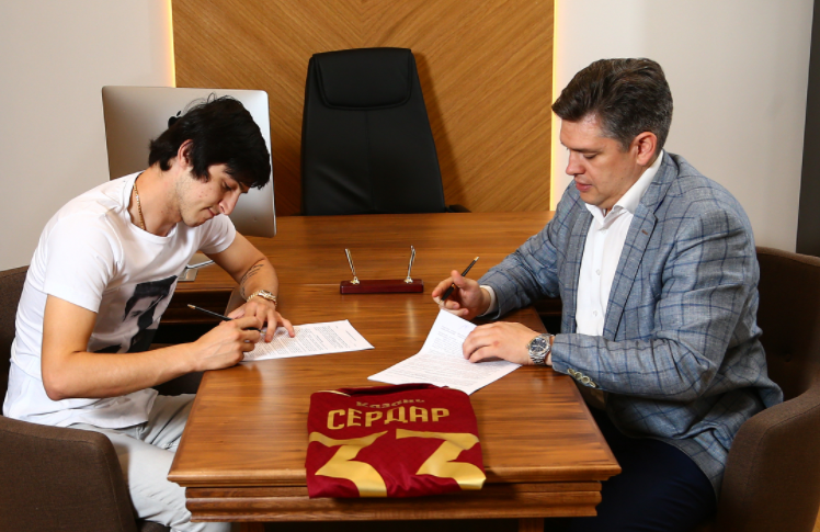 Sardar Azmoun signs a contract with Rubin Kazan