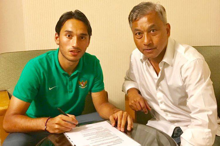 Indonesia young striker Ezra Walian signs with Almere City FC