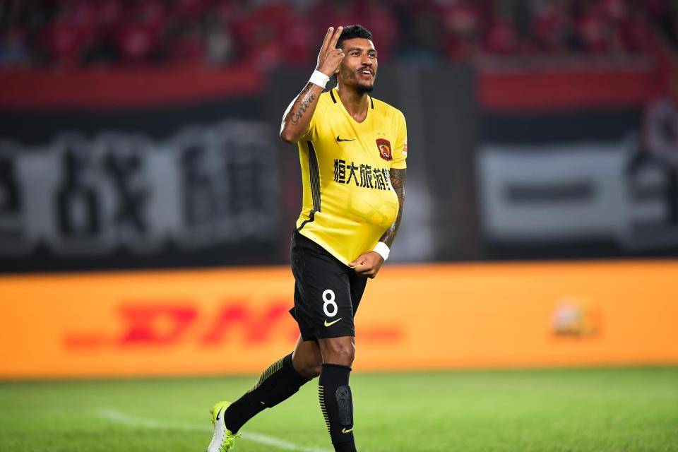 Paulinho on the verge of joining Barcelona from Guangzhou Evergrande