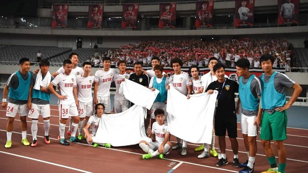 Shanghai SIPG clashed with Tianjin Quanjian over a towel incident