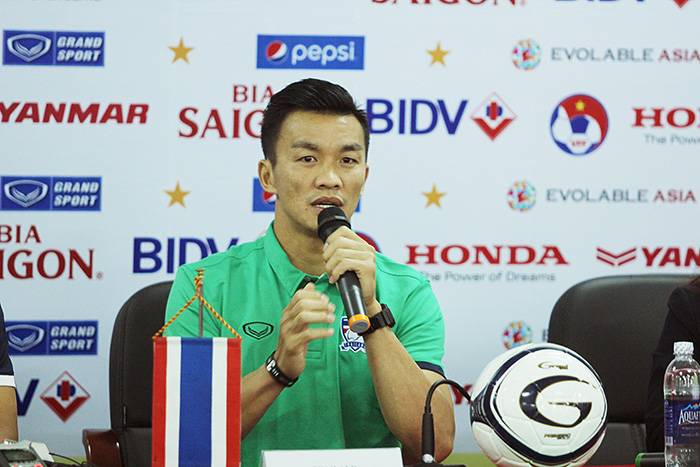 Thailand goalkeeper Sinthaweechai Hathairattanakool announces retirement from national team duty