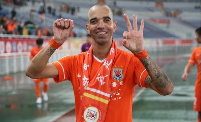 Shandong Luneng striker Diego Tardelli returns to Brazil national team squad