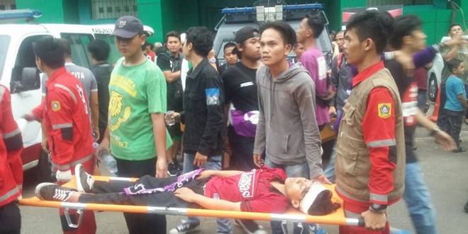 Indonesian supporter dies after mass brawl at stadium