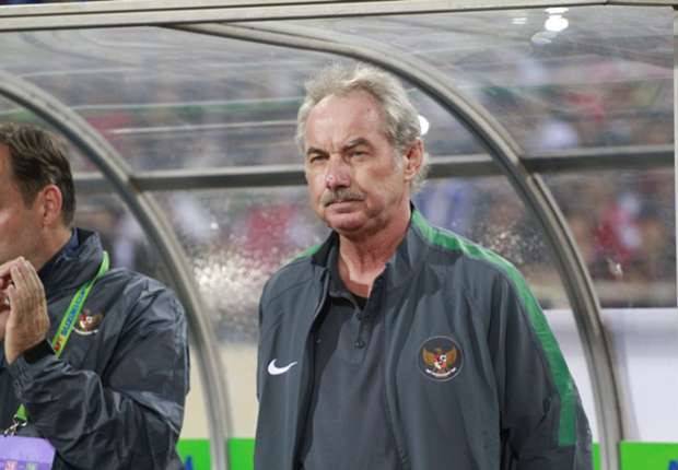 Former Indonesia national team head coach Alfried Riedl set to return to Liga 1