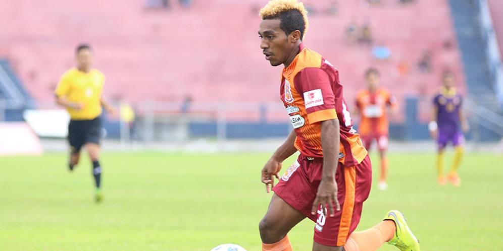 Indonesian youngster Terens Puhiri scores incredible solo run goal in Liga 1
