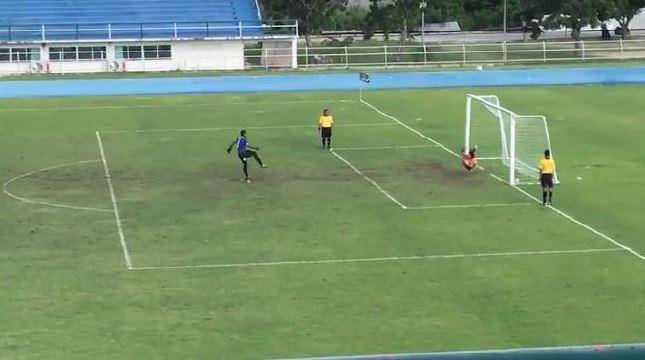 Thailand U-18 goalkeeper left red-face after “magic” penalty goal