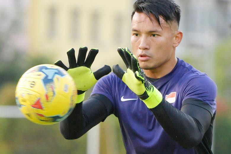 Singapore number 1 goalkeeper Hassan Sunny targeted by two Thailand clubs