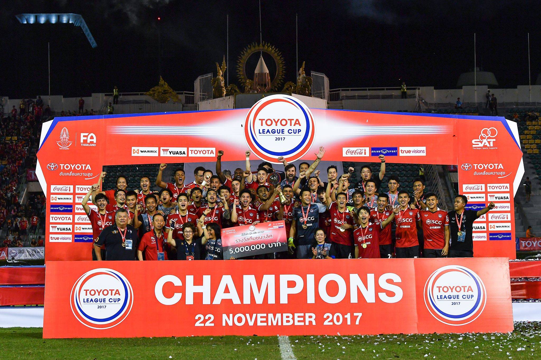 Muangthong United win Thailand League Cup trophy