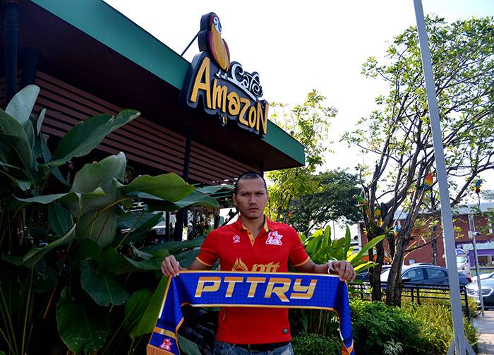 Koravit Namwiset signs two-year deal with PTT Rayong FC