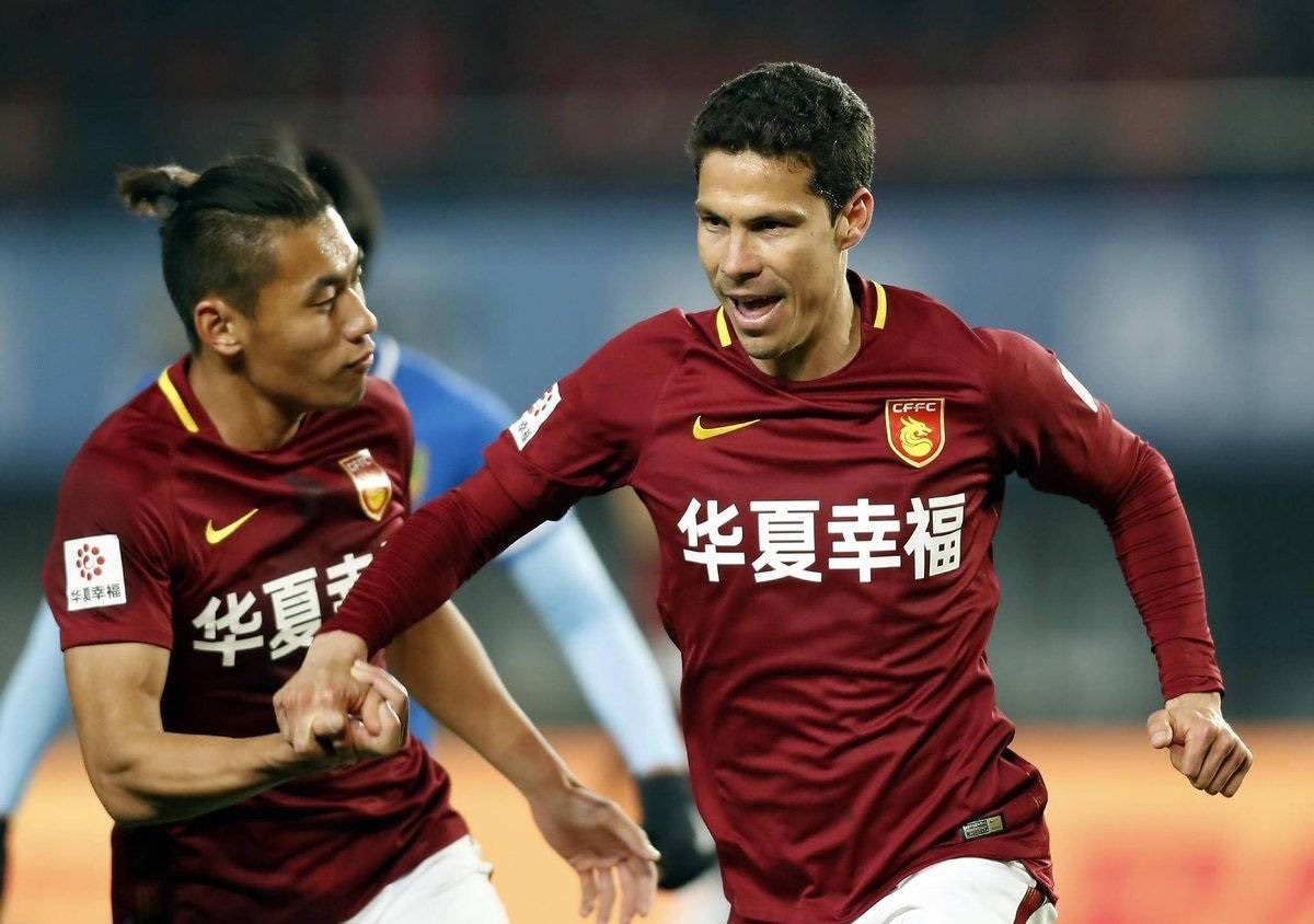 Sao Paulo plan to sign Hebei China Fortune midfielder Hernanes