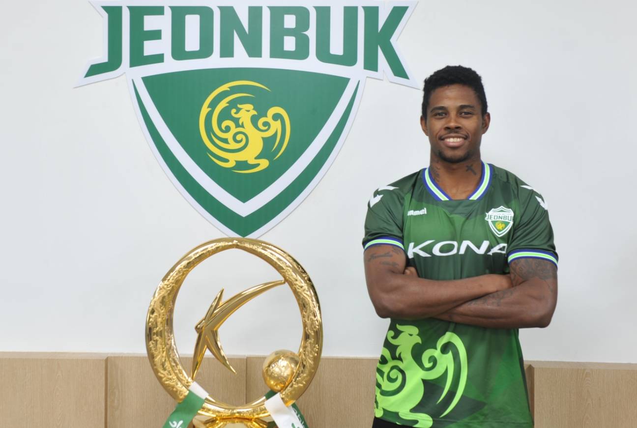Adriano Led Jeonbuk’s Huge Victory over Forlan’s Kitchee