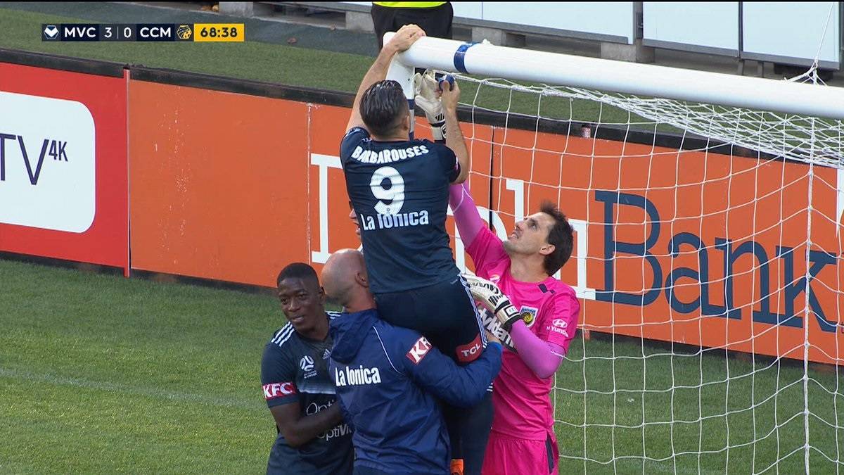 A-League players have to fix broken net during match