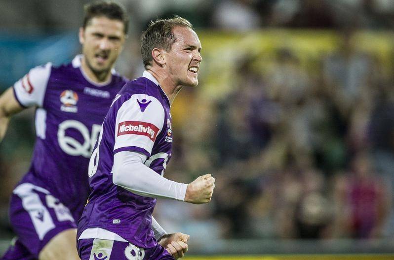 Neil Kilkenny signs three-year contact extension at Perth Glory