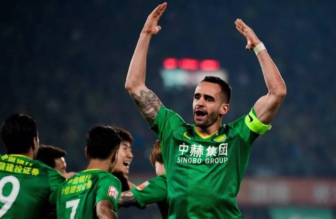 Beijing Guoan win Beijing derby by thumping Renhe 4-0