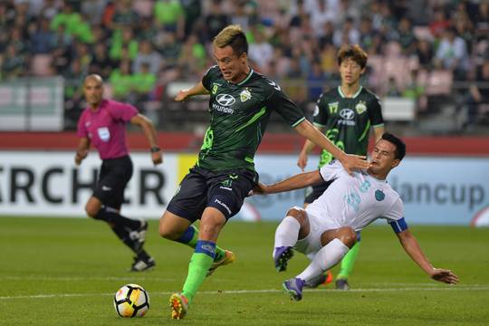 Jeonbuk Striker Kim Shin-wook: If coach wants me as a centre-back, I’ll be one