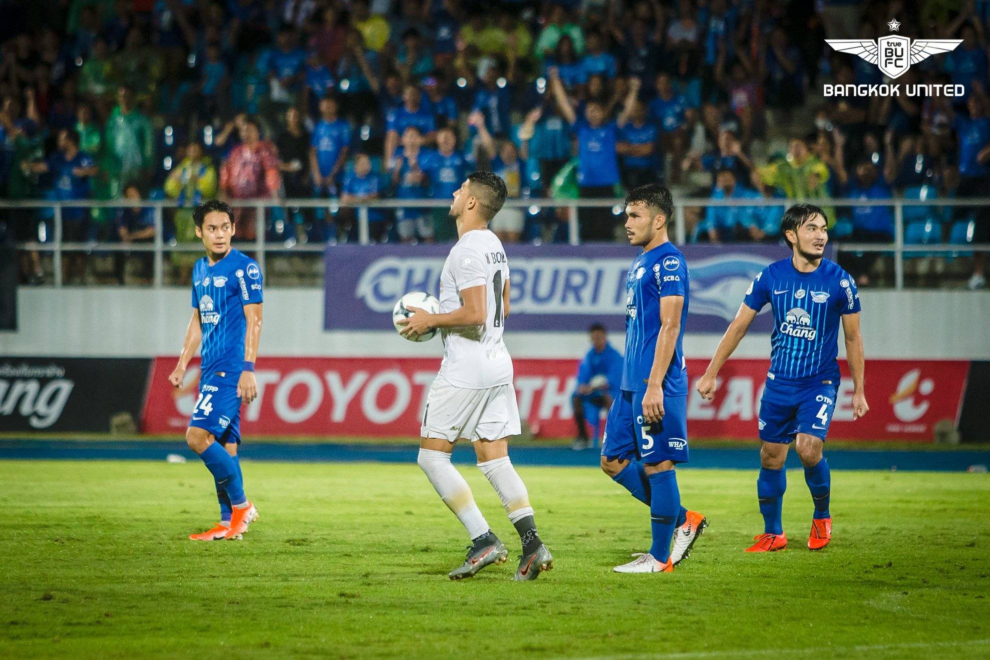 Pressure Mounts on Chasing Pack in Thai League Title Race