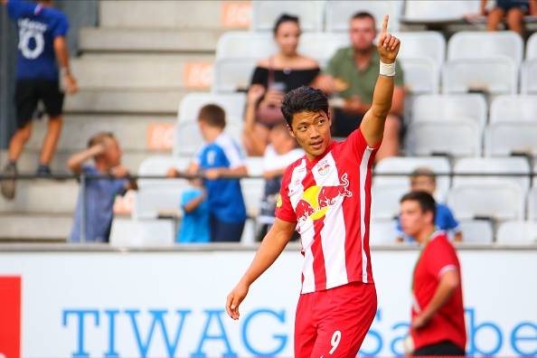 Hwang Hee-chan brings joys to Korean fans again with another goal, while Kwon and Hwang started the game