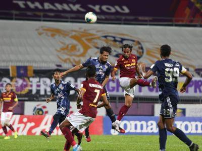 Olusegun’s Penalty Saves Red Giants from Defeat as Pahang All But Confirm JDT’s Seventh Straight League Title