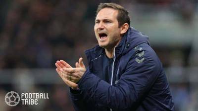 Frank Lampard gives a strong thumbs-up to Donny van de Beek’s performance against Leeds United