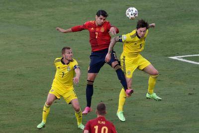 Spain and Sweden Play Out 0-0 Draw in Opener