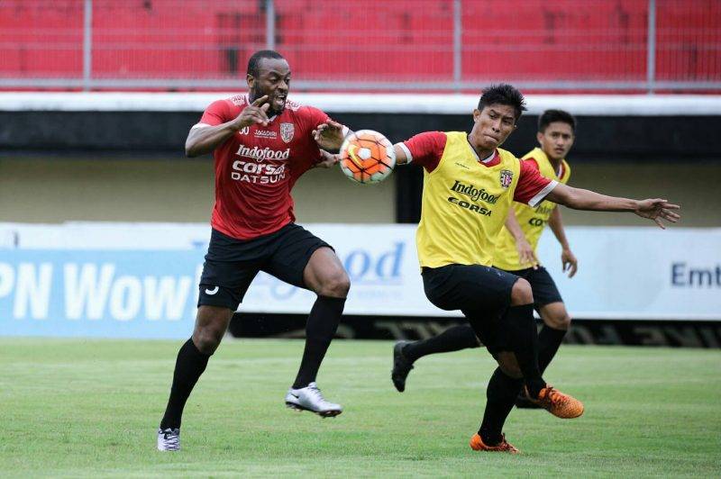 Legiun Asing Bali United, Nando Rafael.