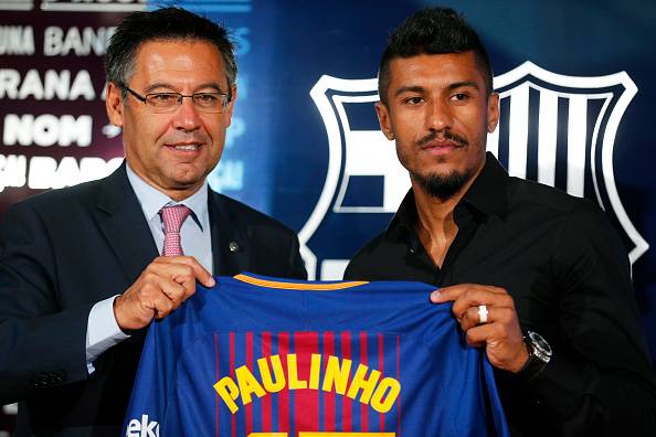 Bartomeu dan rekrutan terbaru Barcelona, Paulinho.