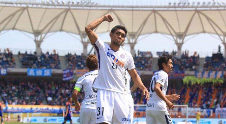 Gol Teerasil Dangda Awali Kemenangan dan Mantapkan Sanfrecce Hiroshima di Puncak J1 League