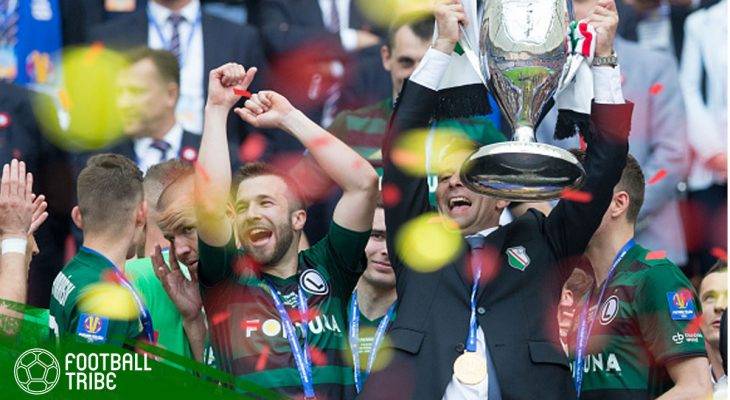 Pertandingan Dihentikan karena Flare, Legia Warsaw Resmi Menjadi Juara Ekstraklasa Musim 2017/2018