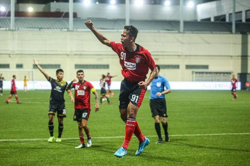 Beda Makna Bintang di Logo  Bali  United dan Persija 