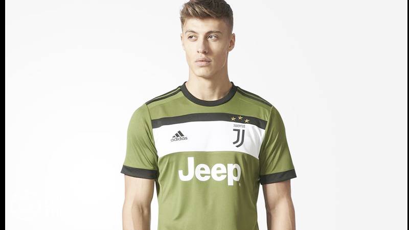 このユニフォームはダサすぎる 英メディア選定 今季の最悪なユニフォーム18選 7ページ目 19ページ中 Football Tribe Japan