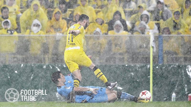 敵だけでなく雨にも打ち勝つ必要があるjリーグ 雨天決行の試合が多い理由とは ページ 2 3 Football Tribe Japan