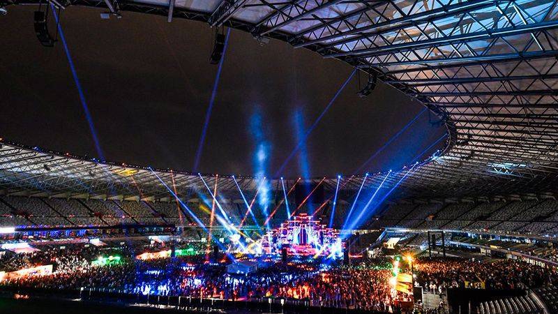 W杯で使用されたスタジアムでSEXしたカップルがいたぞ…