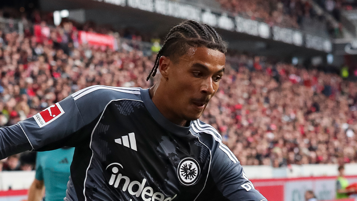 アーセナルがフランクフルトの約143億円のウインガーに関心か