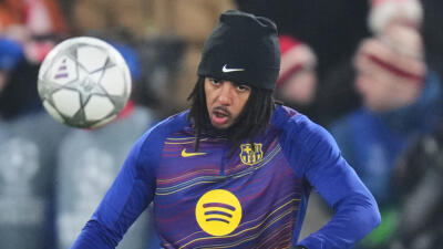 バルセロナのスター選手が売りに出され、プレミアリーグの3クラブに要求額を提示