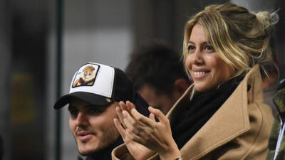 イカルディ元妻ワンダ・ナラ、新幹線グリーン車で迷惑行為…訪日外国人マナー巡り物議