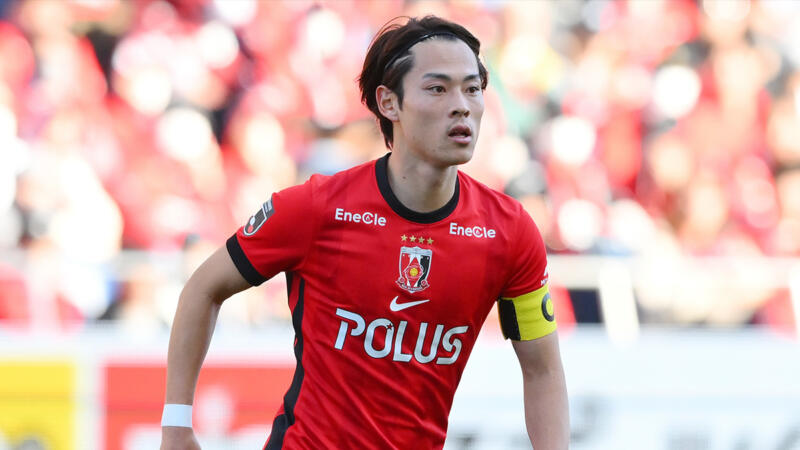 浦和レッズ渡邊凌磨に接近！東京ヴェルディ戦副審の行為捉えたDAZN動画