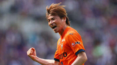 神戸MF乾貴士にラブコール！藤枝MYFC槙野智章監督、清水退団時から関心「一緒にできたら」