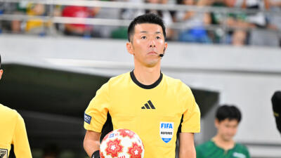 荒木友輔主審、ベルギーで高評価！「ジャッジに満足」上田綺世＆伊藤敦樹の古巣対決で「議論呼んだ」判定も