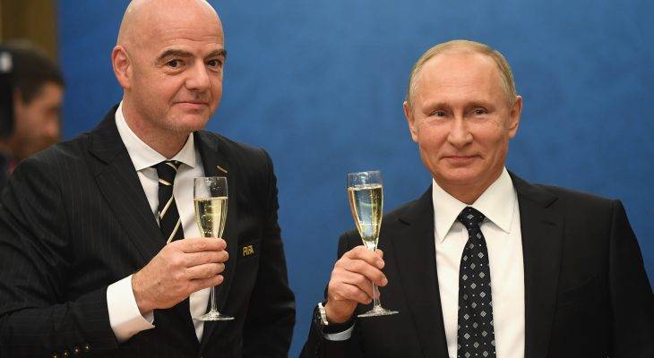영국 외무 장관 “푸틴, 히틀러처럼 월드컵 이용할 것…구역질 난다”