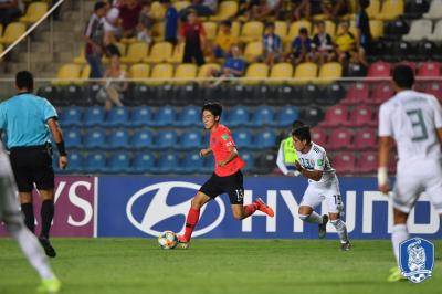 [U-17 월드컵] “졌지만 잘 싸웠다” 대표팀, 8강에서 멕시코에 패배