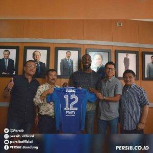 Carlton Cole Pilih Persib Bandung Kerana Mahu Dekat Dengan Isterinya Warga Malaysia