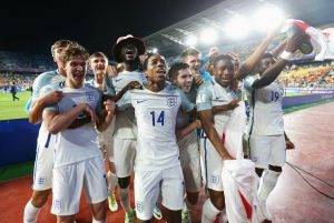 England Juara Piala Dunia FIFA U20, Solanke Menang Bola Emas